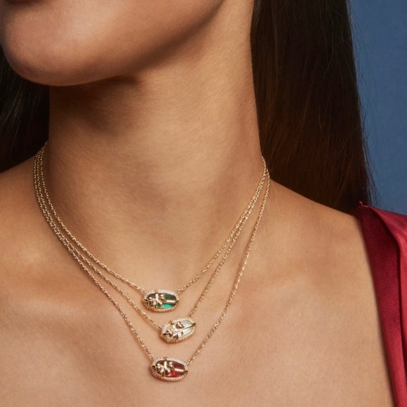 Kendra Scott Elisa Bow Gold Short Pendant Necklace in Pine Illusion - Picture 5 of 6